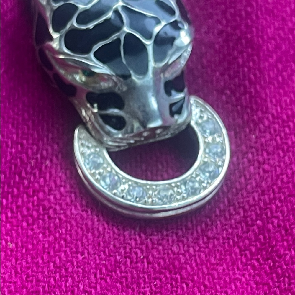 Silver and Black Panther Pendant with blue eyes - Picture 5 of 7